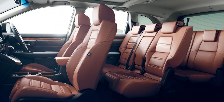Интерьер Honda CR-V Hybrid 2018 года  (JP) (фото 7 из 11)